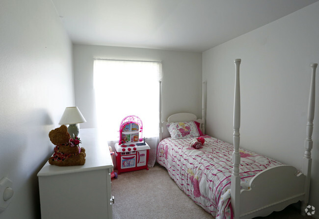 Bedroom - Farmbrooke Manor