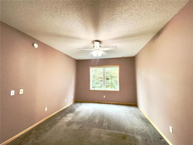 Building Photo - 12022 Vermillion St NE