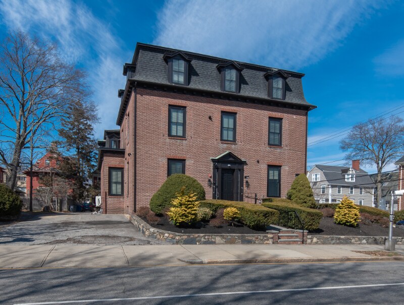 Building Photo - 200 Waterman St