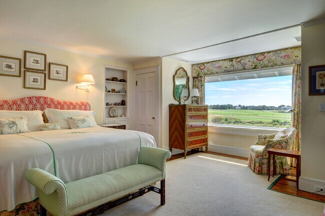 Building Photo - 18 Further Ln