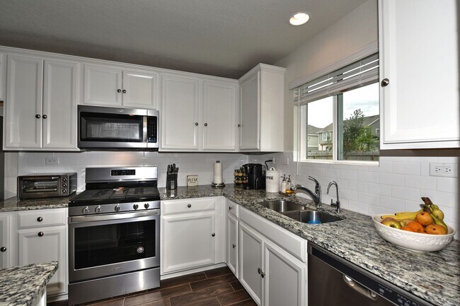 Building Photo - 7807 Cottonwood Ridge