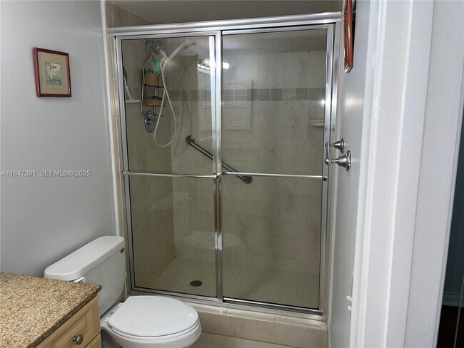 Building Photo - 1904 Bermuda Cir