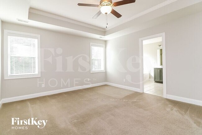 Building Photo - 157 Hawkesburg Dr