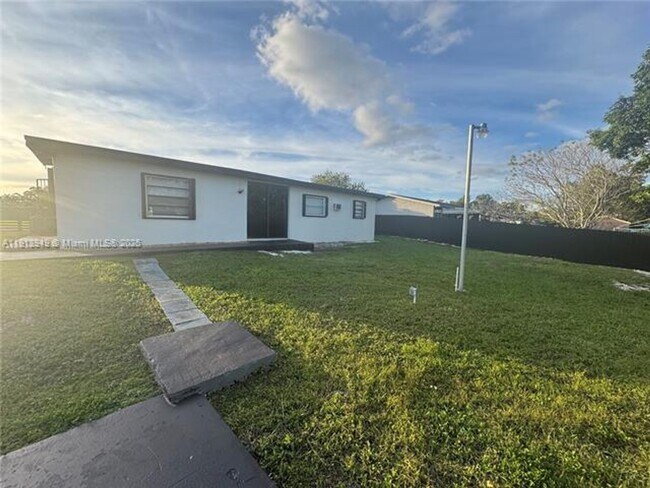 Building Photo - 29523 SW 144th Ct