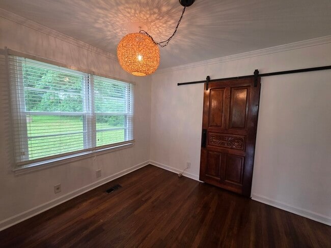 Building Photo - 540 Church Rd SE