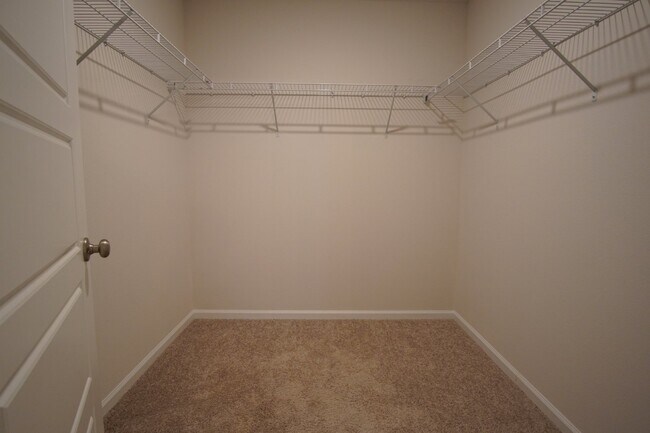 Building Photo - Modern 3BD/2BA in Ashland Manor – Open Lay...