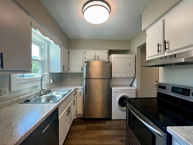 Building Photo - Duplex for Rent by Capital Property Manage...
