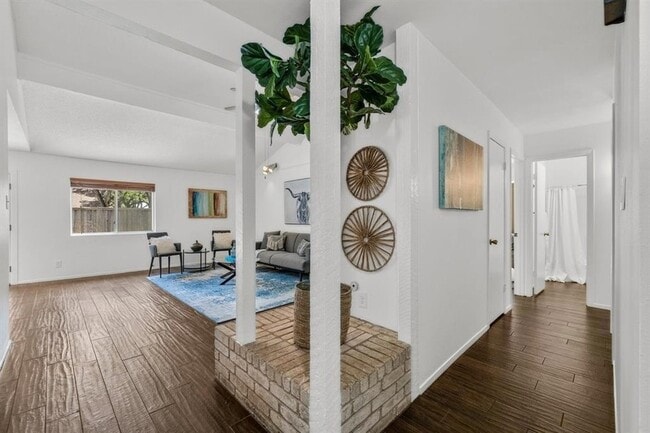 Building Photo - 11711 Shoshone Dr