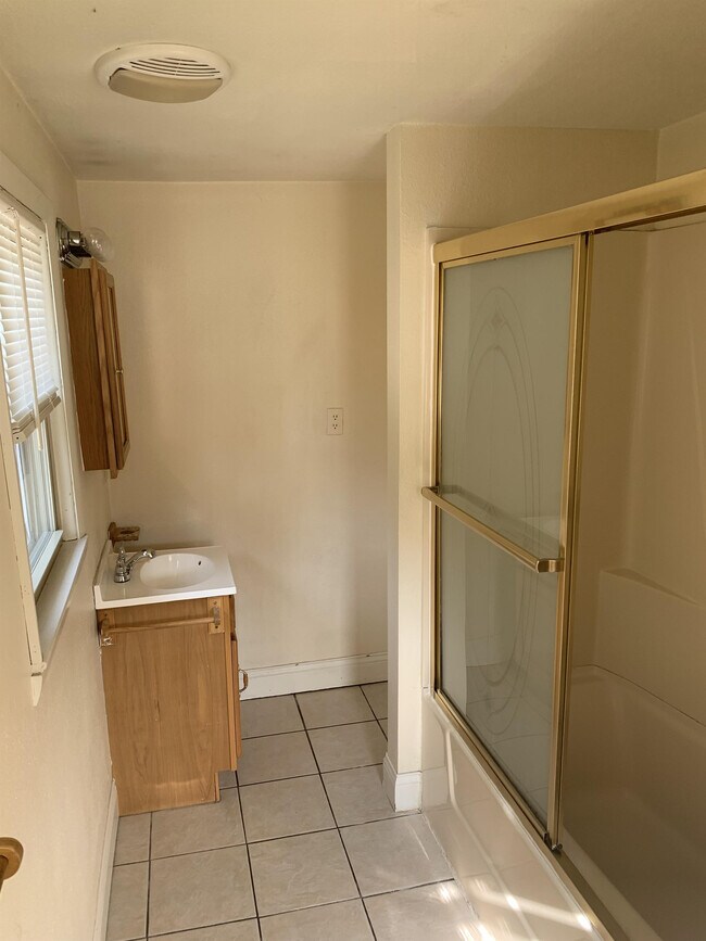 Building Photo - 500 S Lincoln St