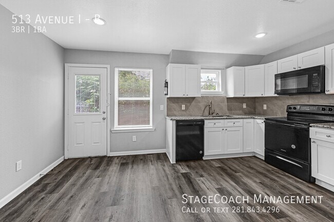 Building Photo - 513 Avenue I
