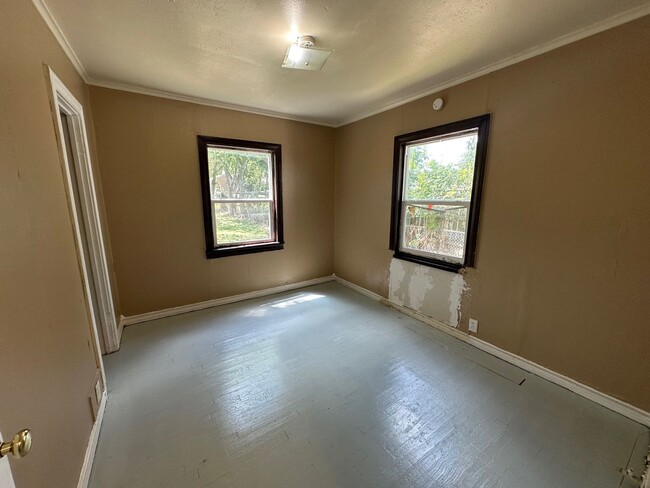 Building Photo - 3016 Live Oak Ave
