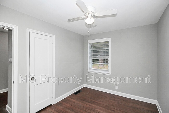 Building Photo - 1419 Herrin Ave