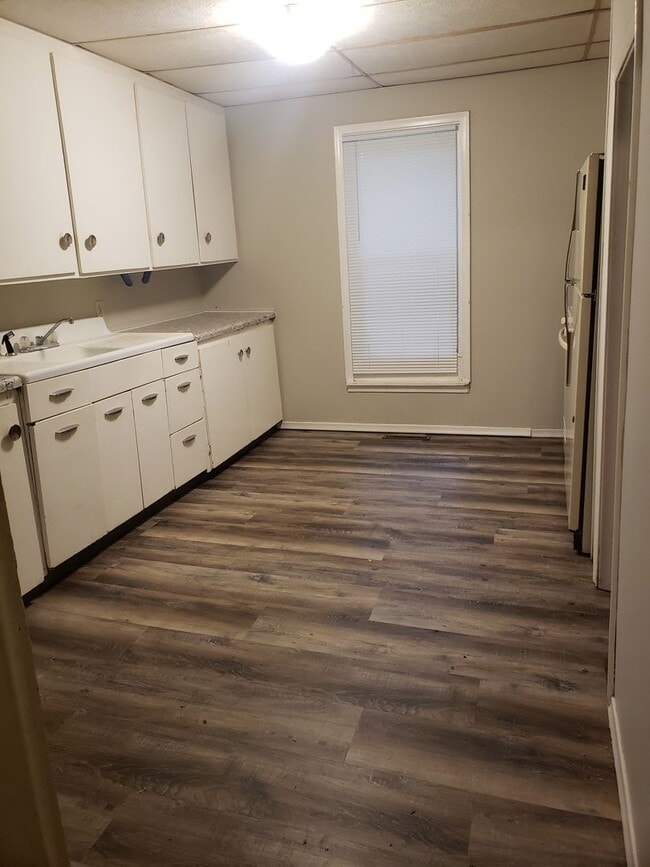 Building Photo - Main Level 2 Bedroom 1 Bath