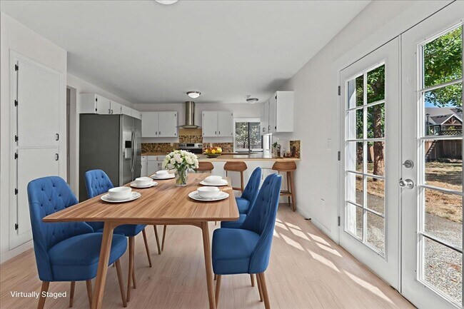 Building Photo - Beautifully renovated 4-bdrm, 2-bath Tuala...