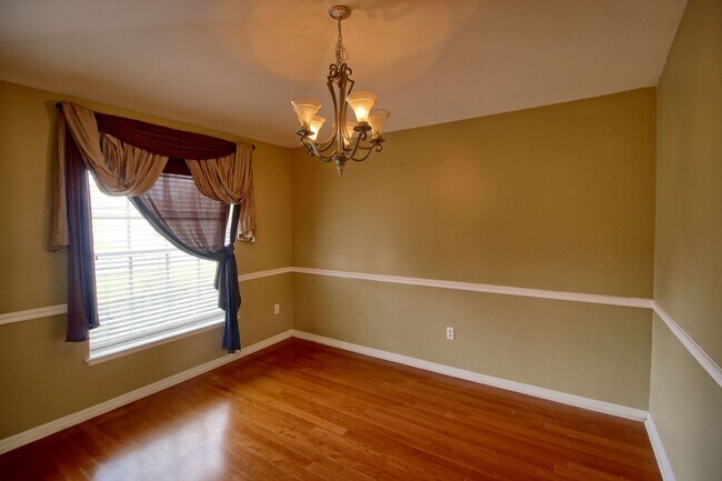 Building Photo - 2120 Falkner Rd