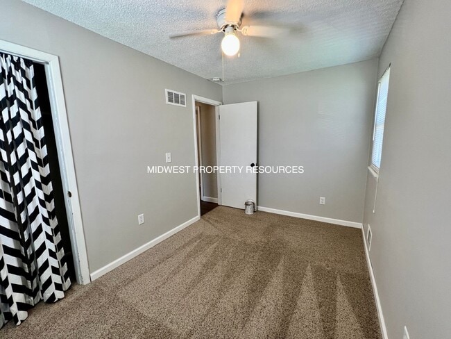 Building Photo - Beautiful home, conveniently located in Bl...
