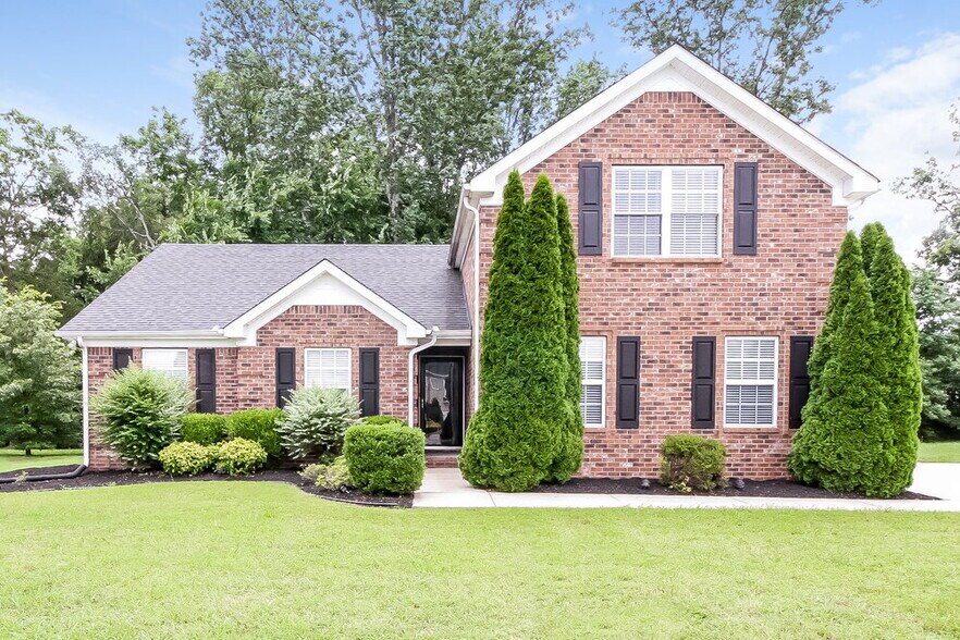 Primary Photo - 2013 St Andrews Dr