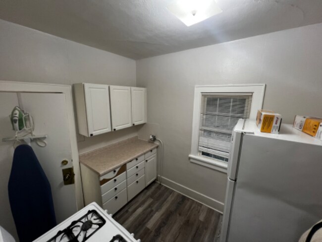 Building Photo - 417 S Fairmount St