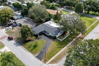 Building Photo - 1801 Bellemeade Dr