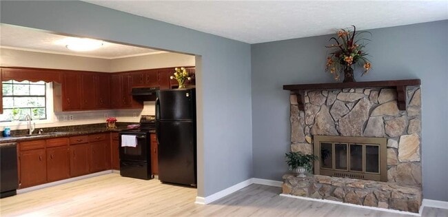 Building Photo - 73 Huff Dr