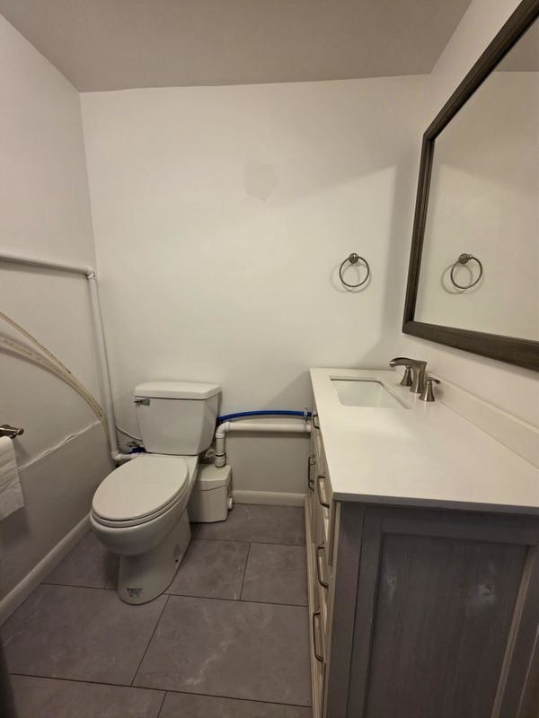 Building Photo - 38 Maxwell Dr