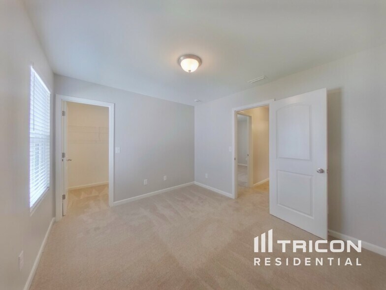 Building Photo - 3832 Tersk Dr