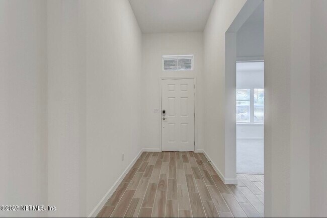 Building Photo - 300 Gan Wy