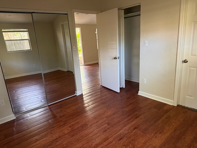 Building Photo - 415 2nd Ave