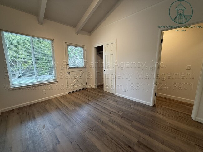 Building Photo - Remodeled Three Bedroom Upper Hatton Fields Home