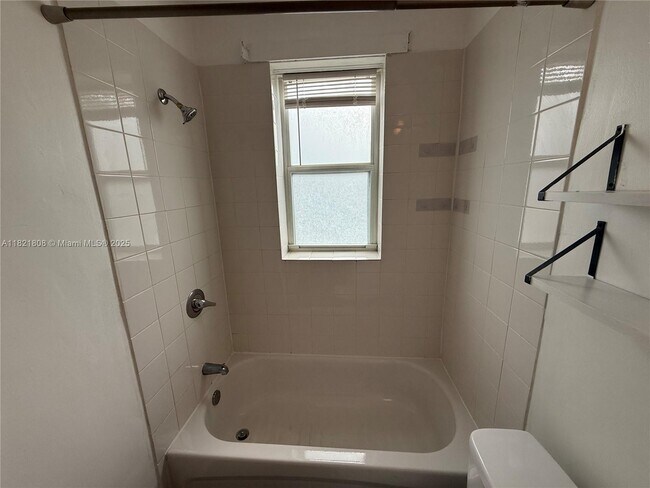 Building Photo - 177 NE 50th St