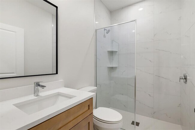 Building Photo - 118 Ruby Ave N