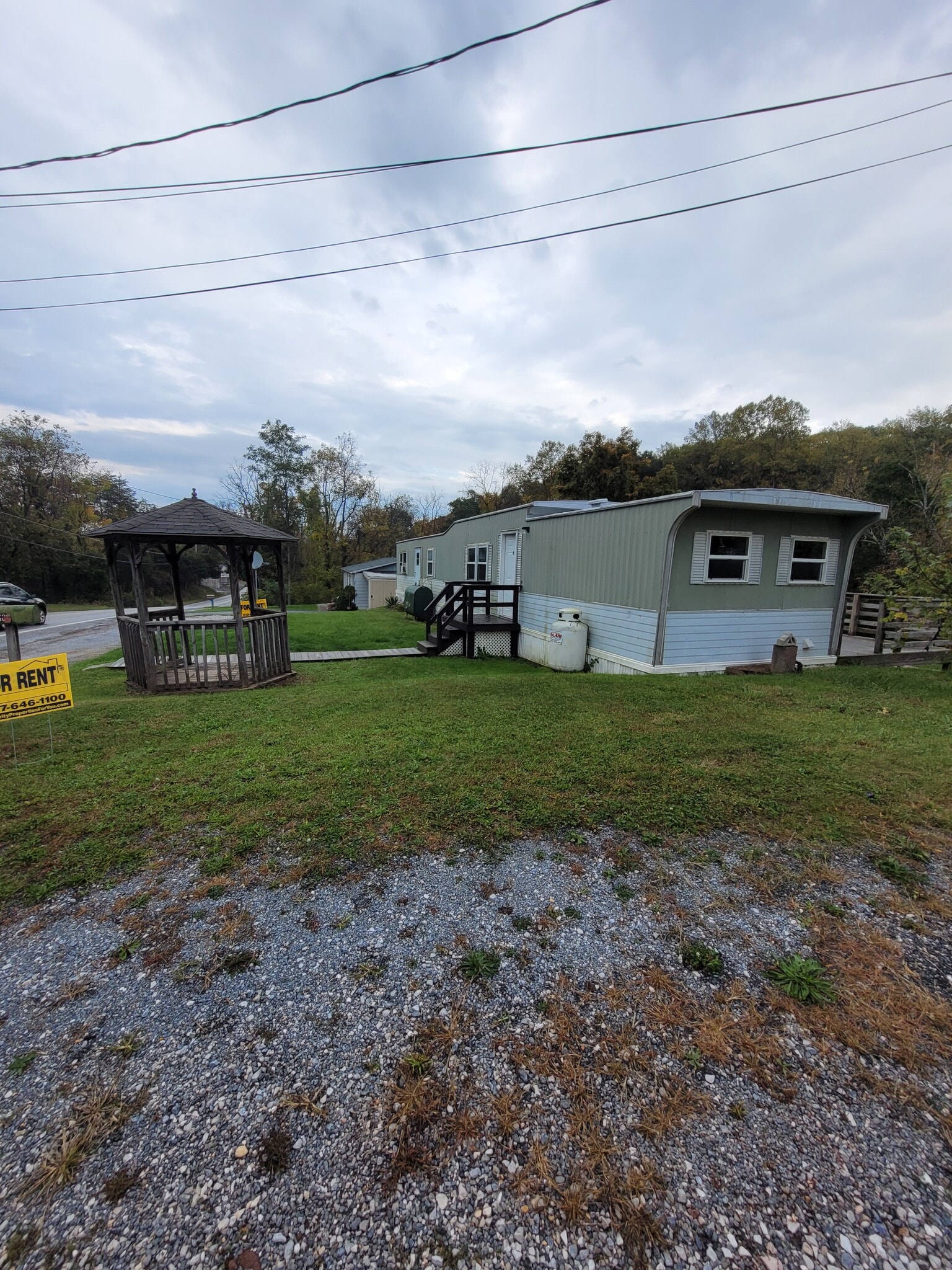 Building Photo - 1100 Pines Rd