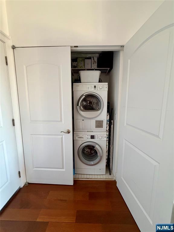 Building Photo - 34-40-40 48th St