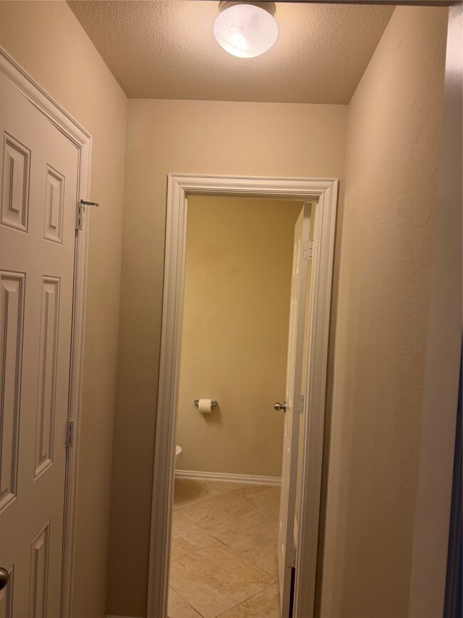 Building Photo - 29015 Davenport Dr