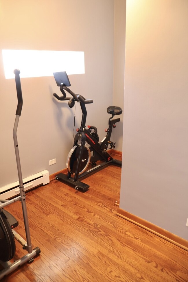 Building Photo - 9721 S Albany Ave