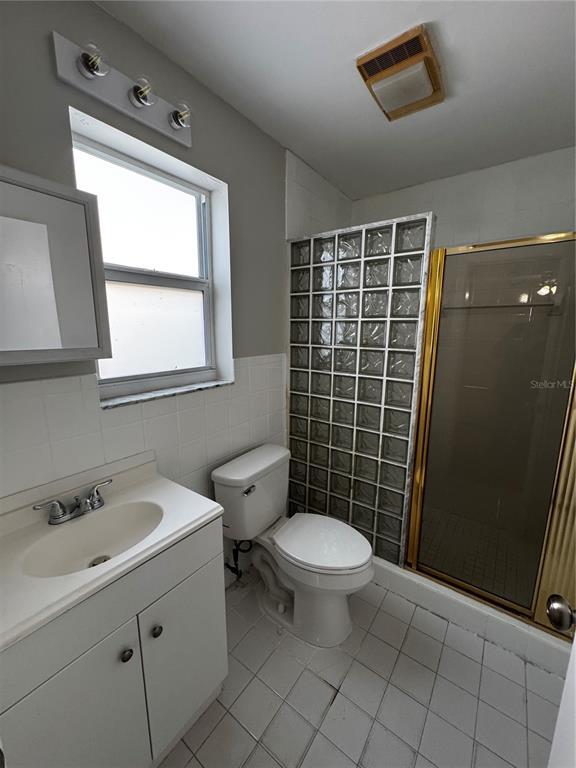 Building Photo - 701 N 72nd Terrace