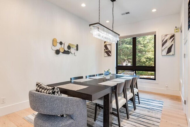 Building Photo - 115 110th Pl SE