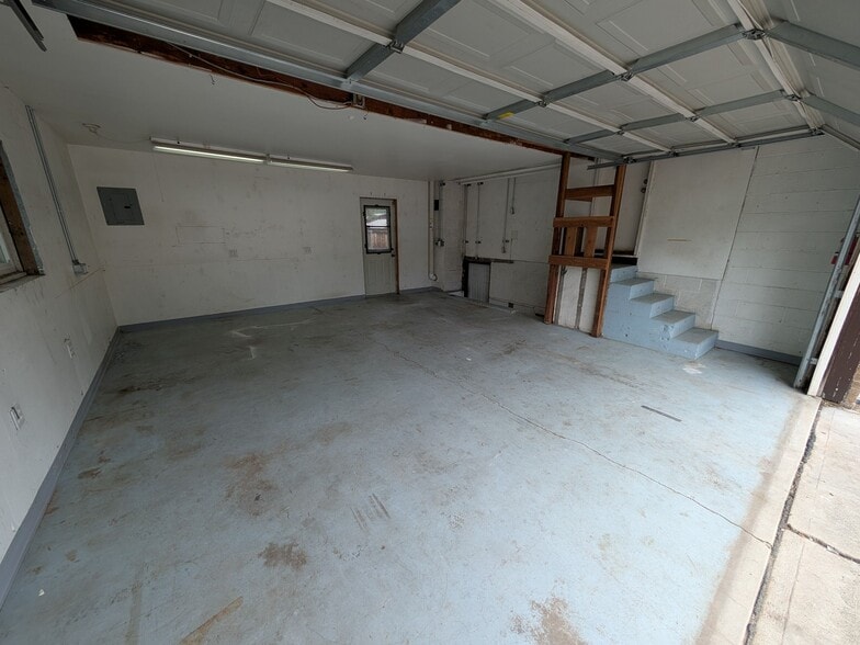 Building Photo - 790 Depew St
