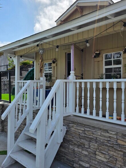 Building Photo - 6097 Charae St