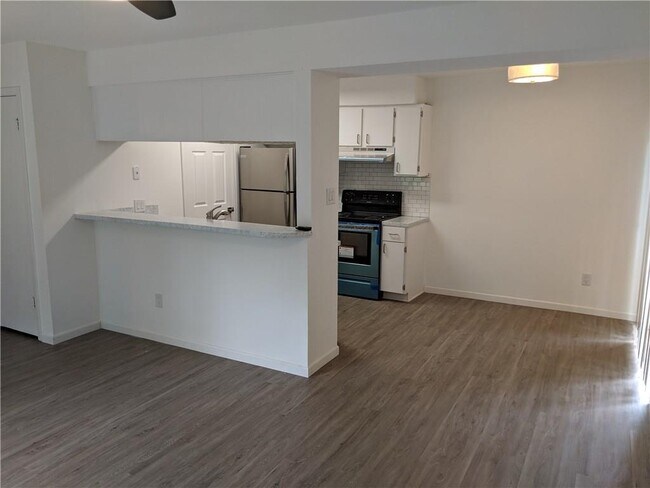 Primary Photo - 3509 Alpine Cir