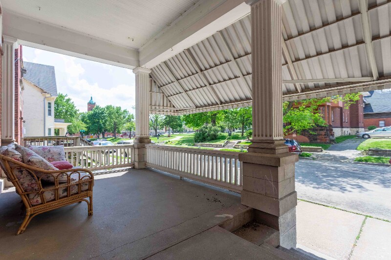 Building Photo - 1658 Iowa St