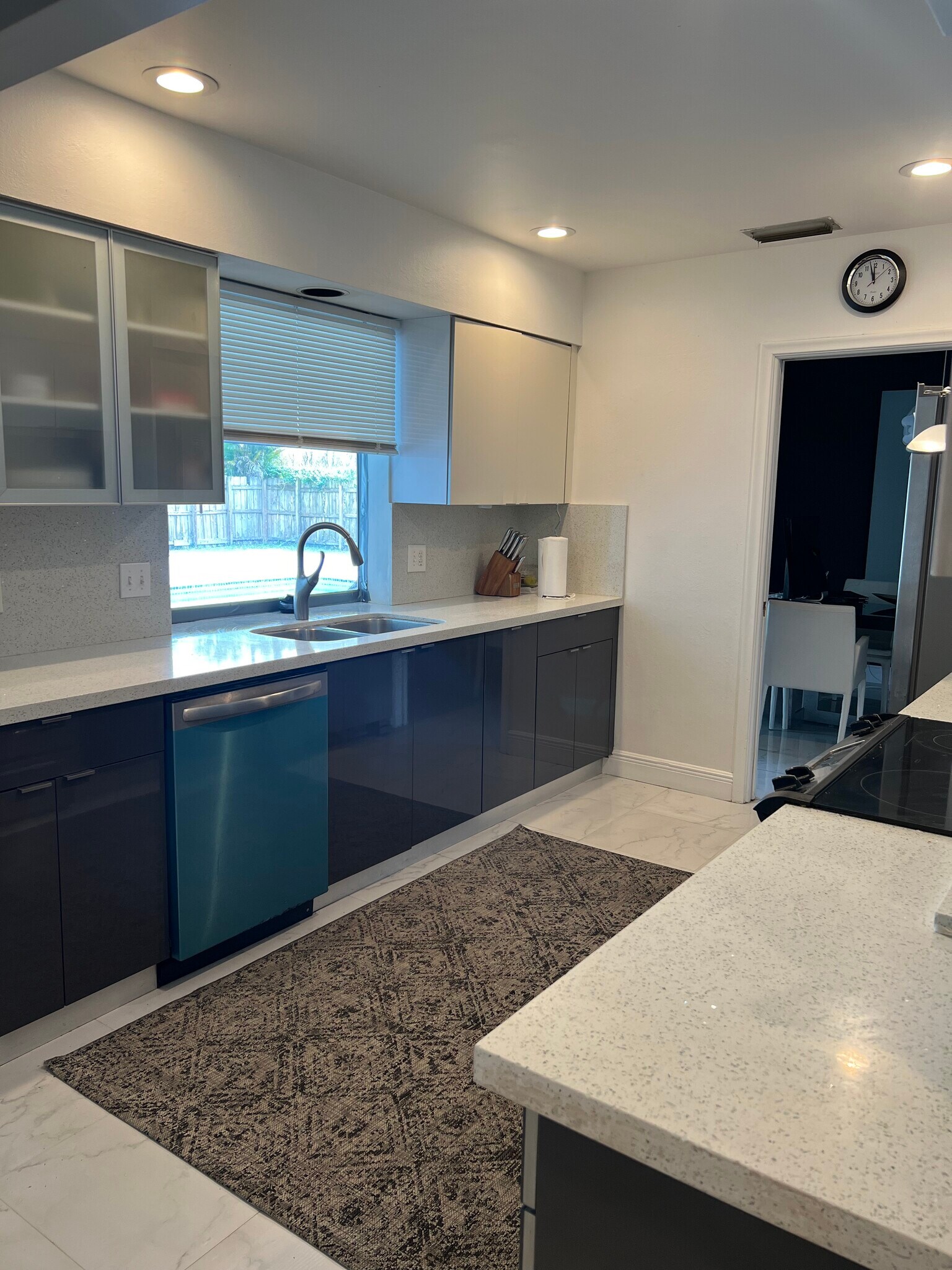 Building Photo - 880 NW 72nd Ter