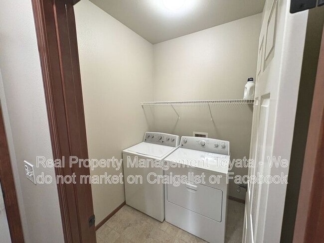 Building Photo - 4884 Dory Ct
