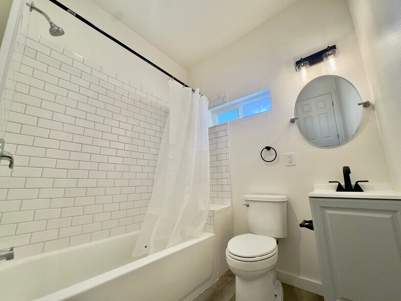 Building Photo - 3641 West St