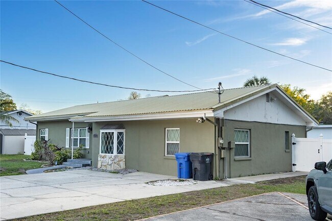 Building Photo - 16204 Tampa St