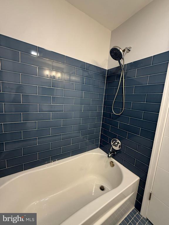 Building Photo - 46 Woodbine Ct