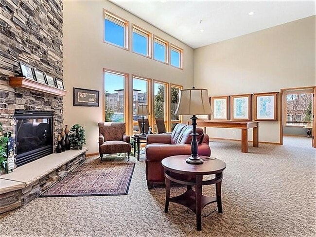 Building Photo - 1070 Grandview Ct NE