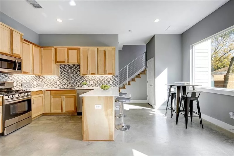 Building Photo - 800 Valdez St