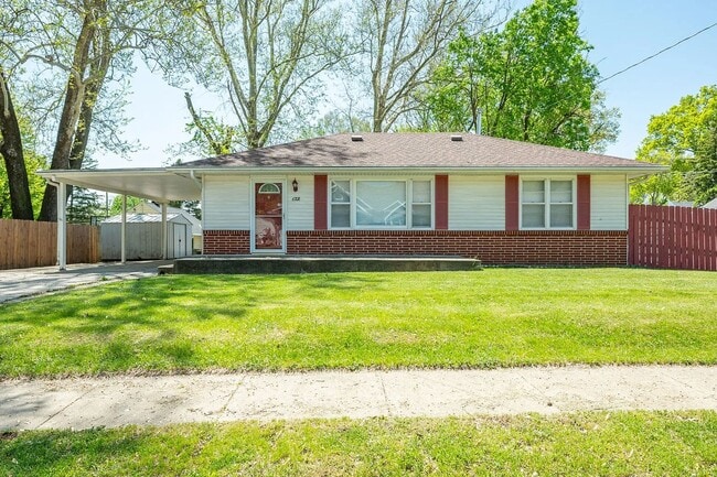 Primary Photo - MOVE-IN SPECIAL! Gorgeous hardwood floors!...