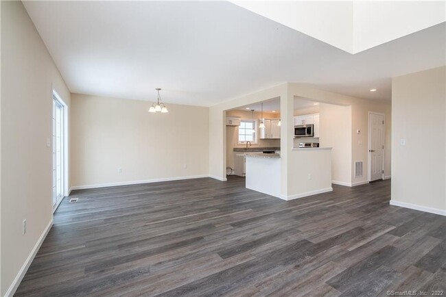 Building Photo - 28 Woodside Dr